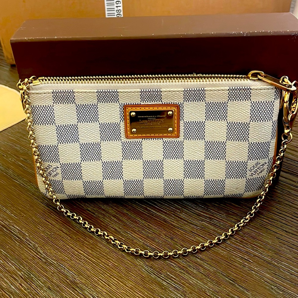 AUTHENTIC Louis Vuitton Pochette Milla Dam Azur in great condition